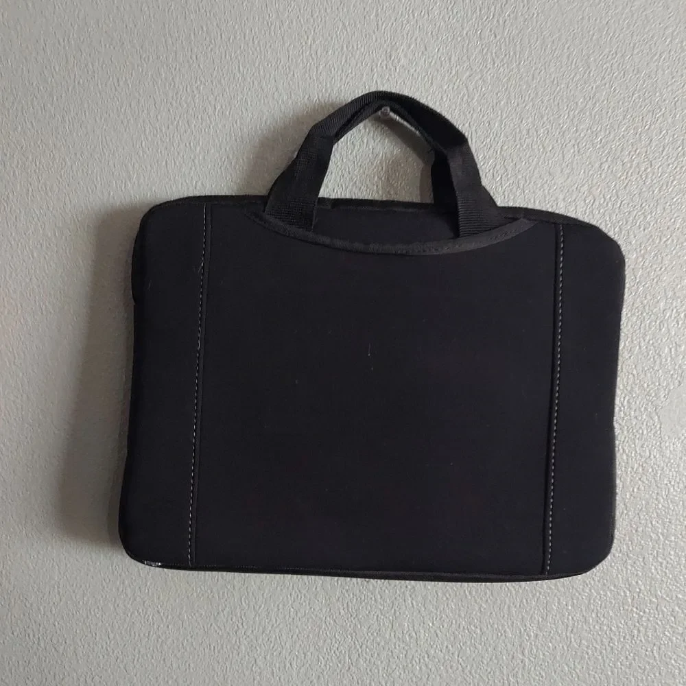 Targus Slipskin TSS932 Carrying Case (Sleeve) for 14